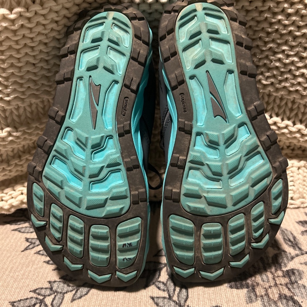 Altra Superior 5 7.5 - Picture 4 of 5